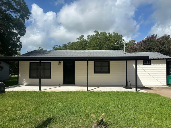 719 Eckel St, La Grange, TX 78945