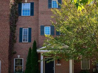 18719 Falling River Dr, Gaithersburg, MD 20879
