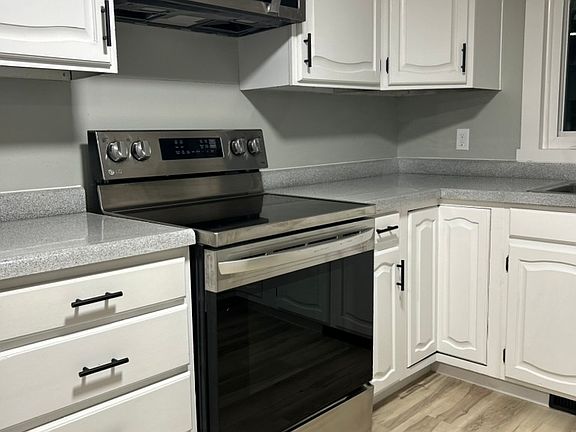 3rd image of 34 Mead St