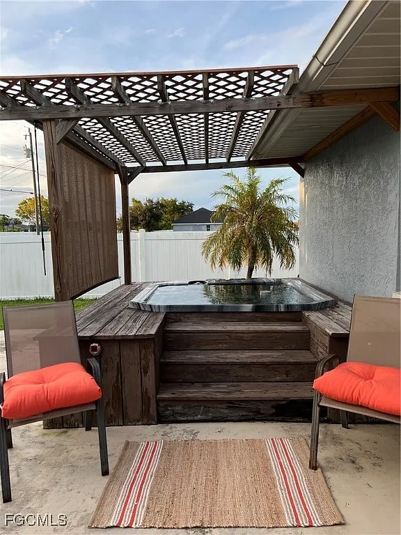 3 bed, 2.0 bath, 1610 sqft, $3,250 — Photo 4