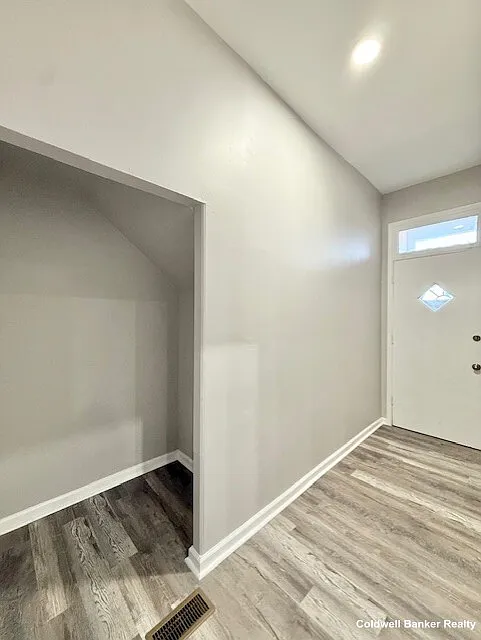 Building Photo - 115 S Paulina St #1