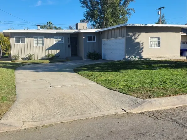 1295 Pepper Tree Ln, San Bernardino, CA 92404