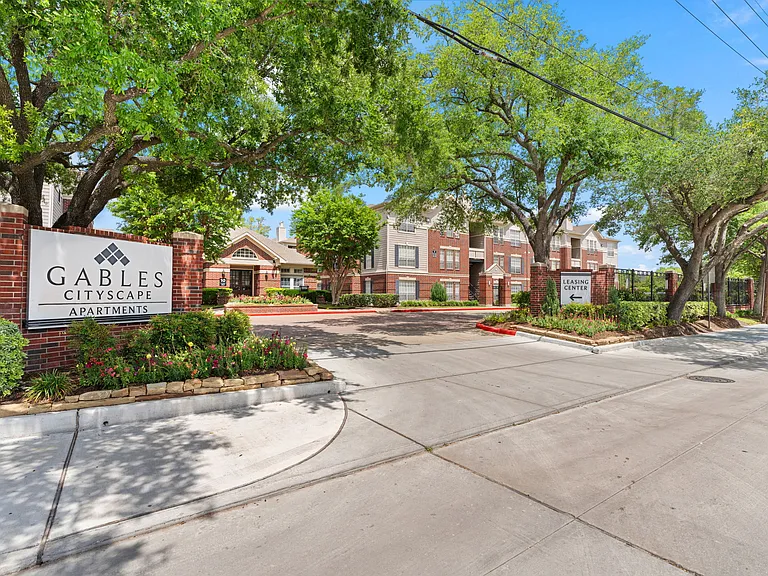 Gables Cityscape — Photo 27