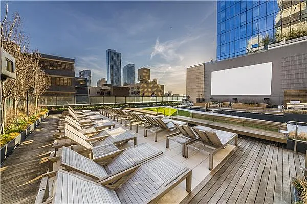 Sold by Silk Realty Group LLC | media 28