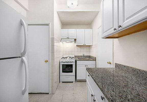 5th image of 7 W 92nd St APT 6B