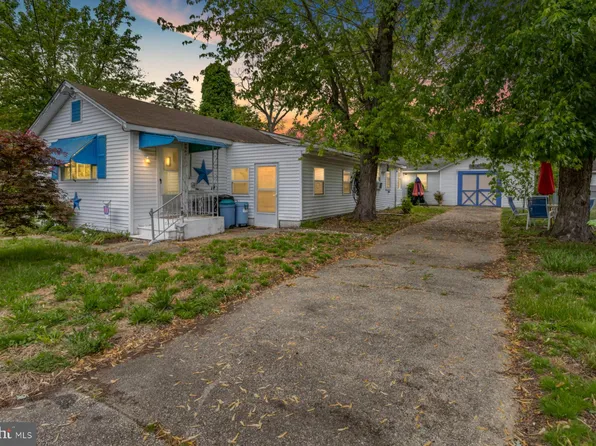 63 Ridgewood Ave, Villas, NJ 08251
