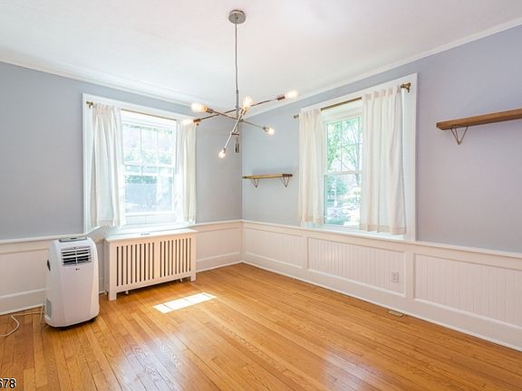 5th image of 49 Park Ave Unit 1