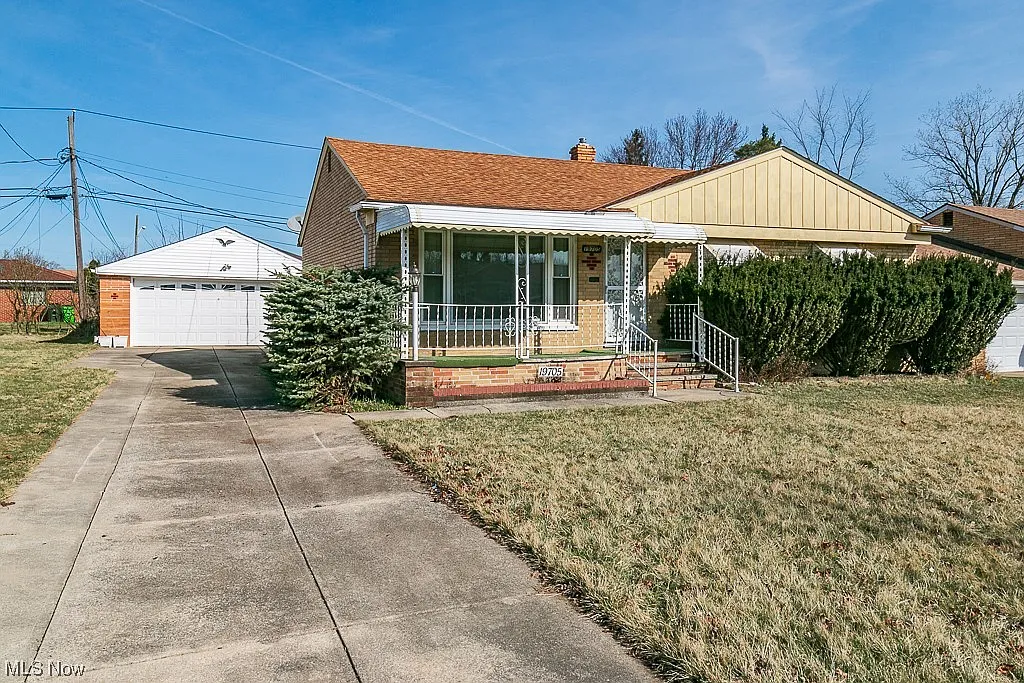 19705 Holiday Ln photo 1
