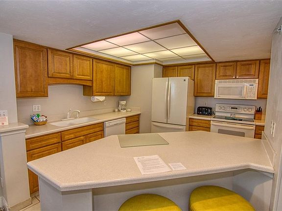 4th image of 6640 Estero Blvd #1402