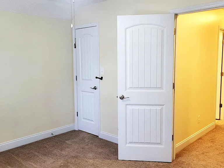 140 Wheeling Dr — Photo 37