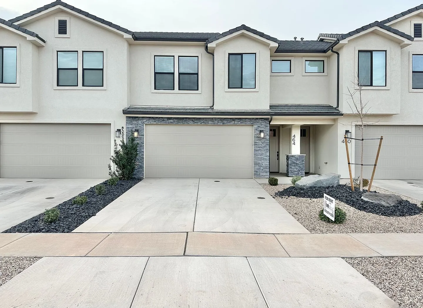 4 bedroom, 2.5 bathrooms Home! — Photo 2