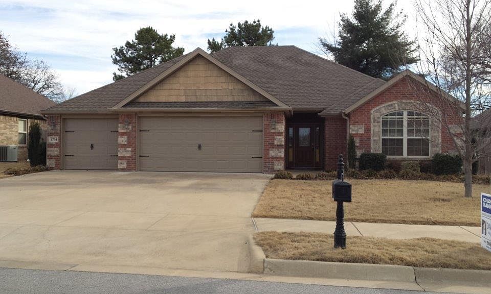 1st image of 1704 W Kelley Dr