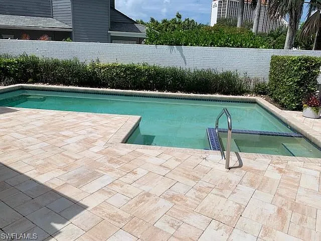 3 bed, 3.0 bath, 2200 sqft, $17,000 — Photo 2