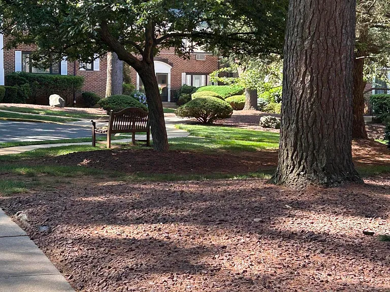 204 Manor E — Photo 15