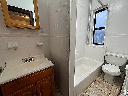 3rd image of 552 W 185th St APT 7