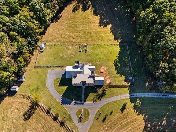 2nd image of 1282 Little River Rd