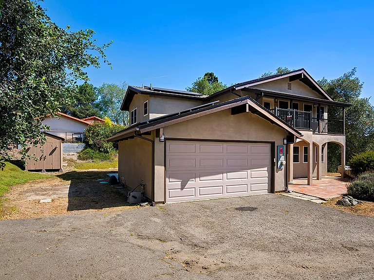 885 Eldorado Dr — Photo 4