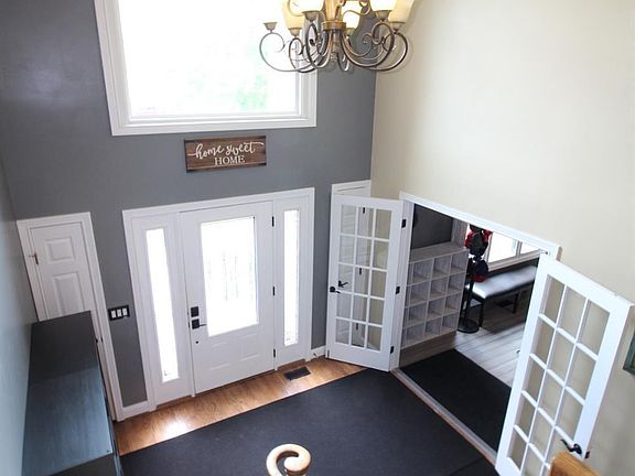 3rd image of 8463 Tennyson Ct
