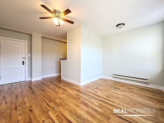 3rd image of 818 W Diversey Ave #818F