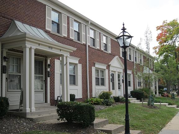 3rd image of 1810 Kings Ct #8