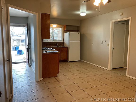 5th image of 1588 S 67th Ave E