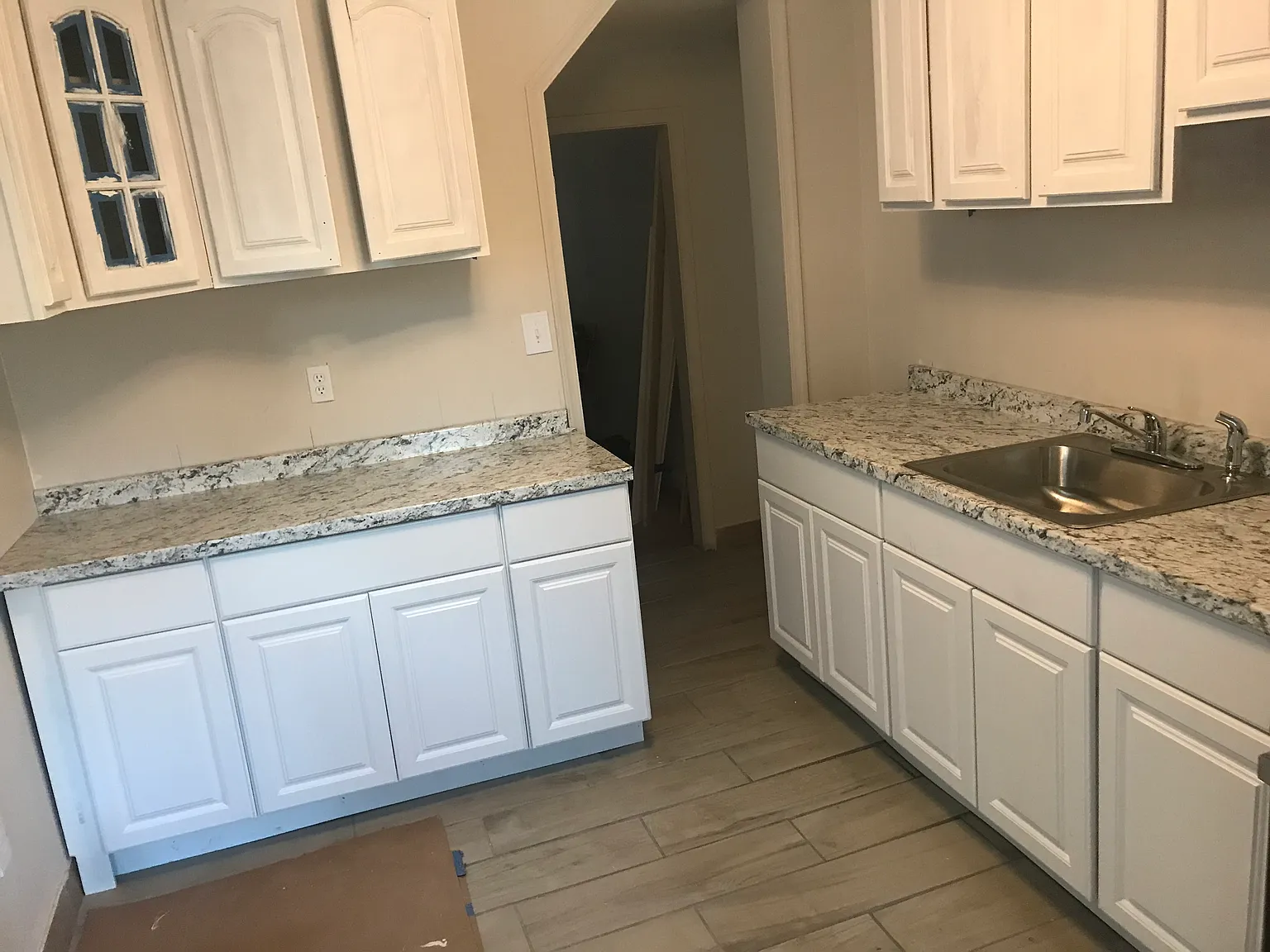 3 bed, 1.5 bath, 1350 sqft, $1,999 — Photo 2