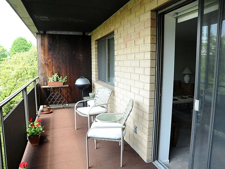 Chestnut Hill South — Photo 24