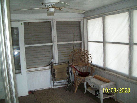 3rd image of 728 N Elm St