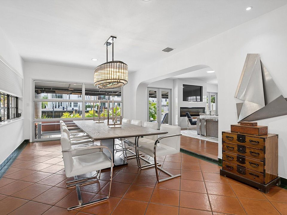 1st image of 325 Coconut Isle Drive