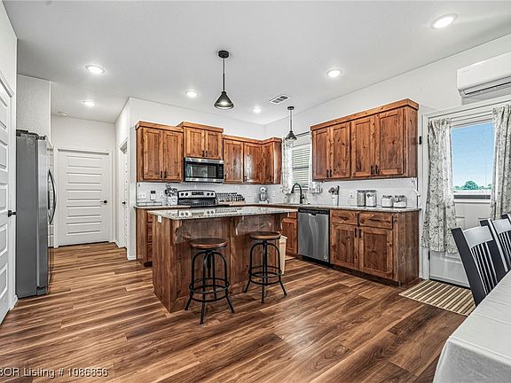 5th image of 118 Countryside Way