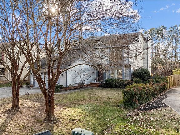 4th image of 404 Tabb Lakes Dr