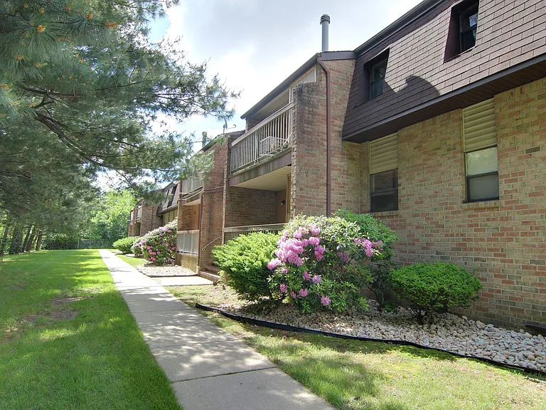 Hillside Gardens — Photo 7