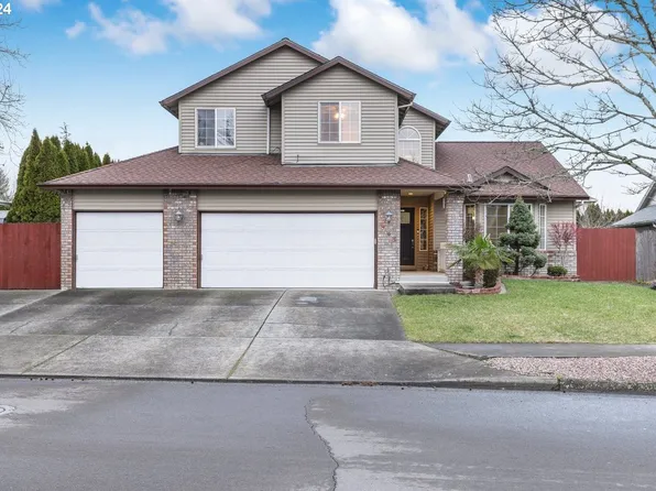 705 SW 28th St, Troutdale, OR 97060