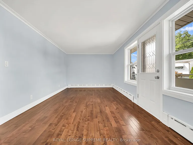 135 Kingsway Cres #4 — Photo 20