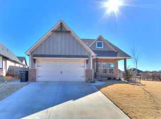 18720 Autumn Grove Dr, Edmond, OK 73012
