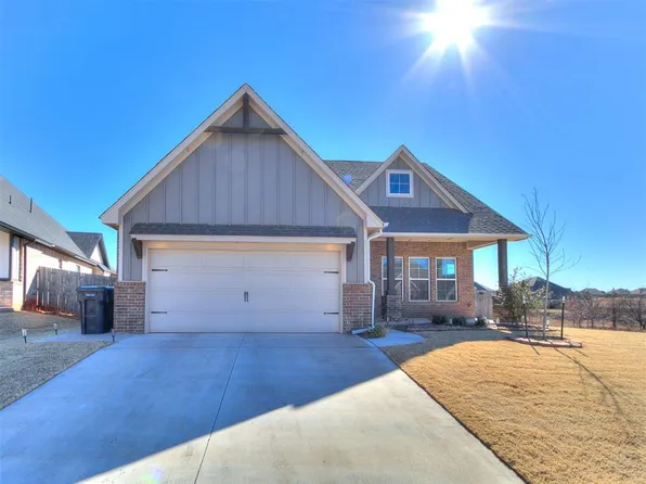 18720 Autumn Grove Dr, Edmond, OK 73012