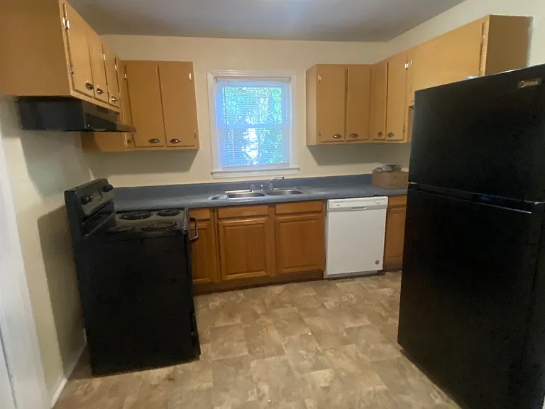 1609 Atkamire Dr — Photo 4