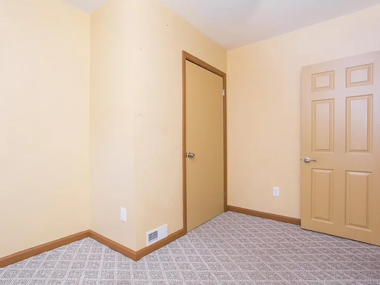 2545 Ellsworth St — Photo 15