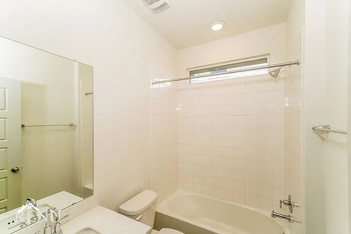 13709 McArthur Dr — Photo 12