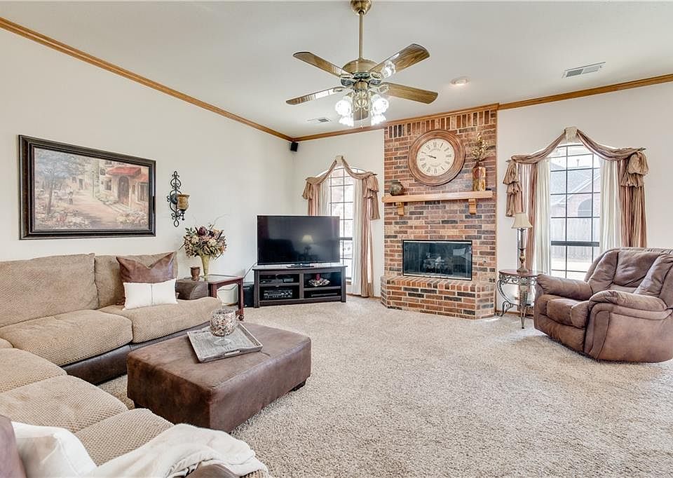 1st image of 10900 Wineview Dr