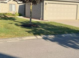 35260 Silver Maple Dr, Clinton Township, MI 48035