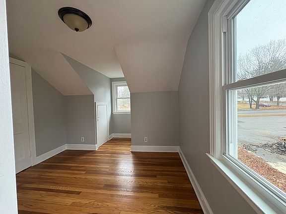 4th image of 1112 Meriden Rd #2A