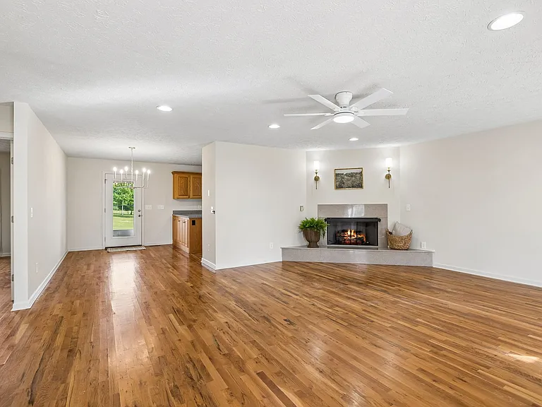 7899 W Lick Creek Rd — Photo 5