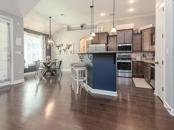 5th image of 2222 Pendrell Ln