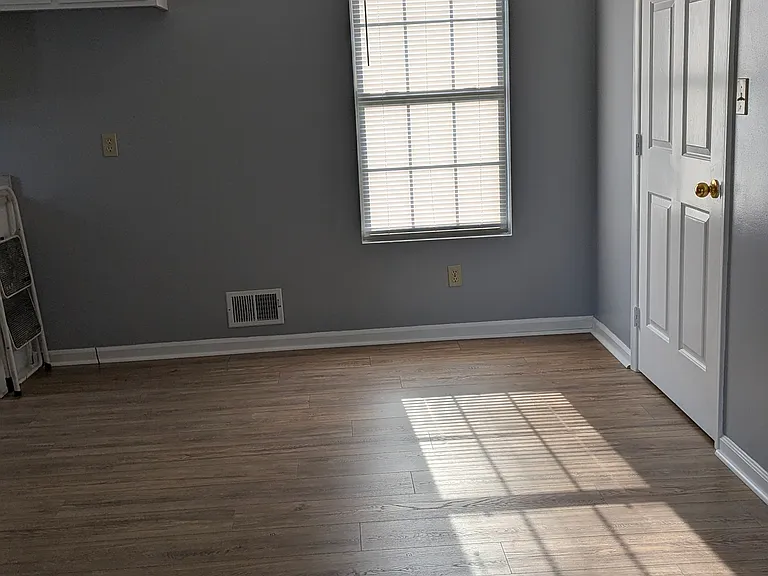108 Cecil Ct — Photo 6