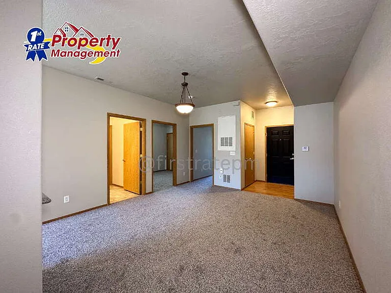 1949 E Wilson Ln #D — Photo 6