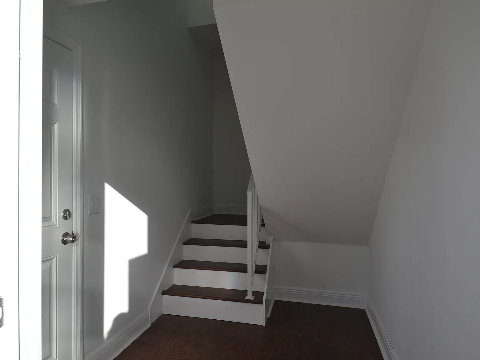 Brand New 3 Bedroom Townhome — Photo 2