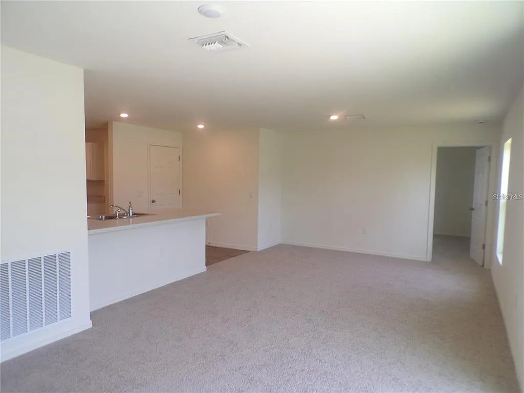 3 bed, 2.0 bath, 1284 sqft, $2,200 — Photo 2