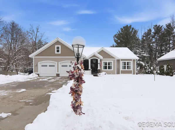 770 144th Ave, Holland, MI 49424