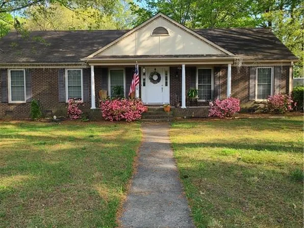 1700 Bolingbroke Rd, High Point, NC 27265